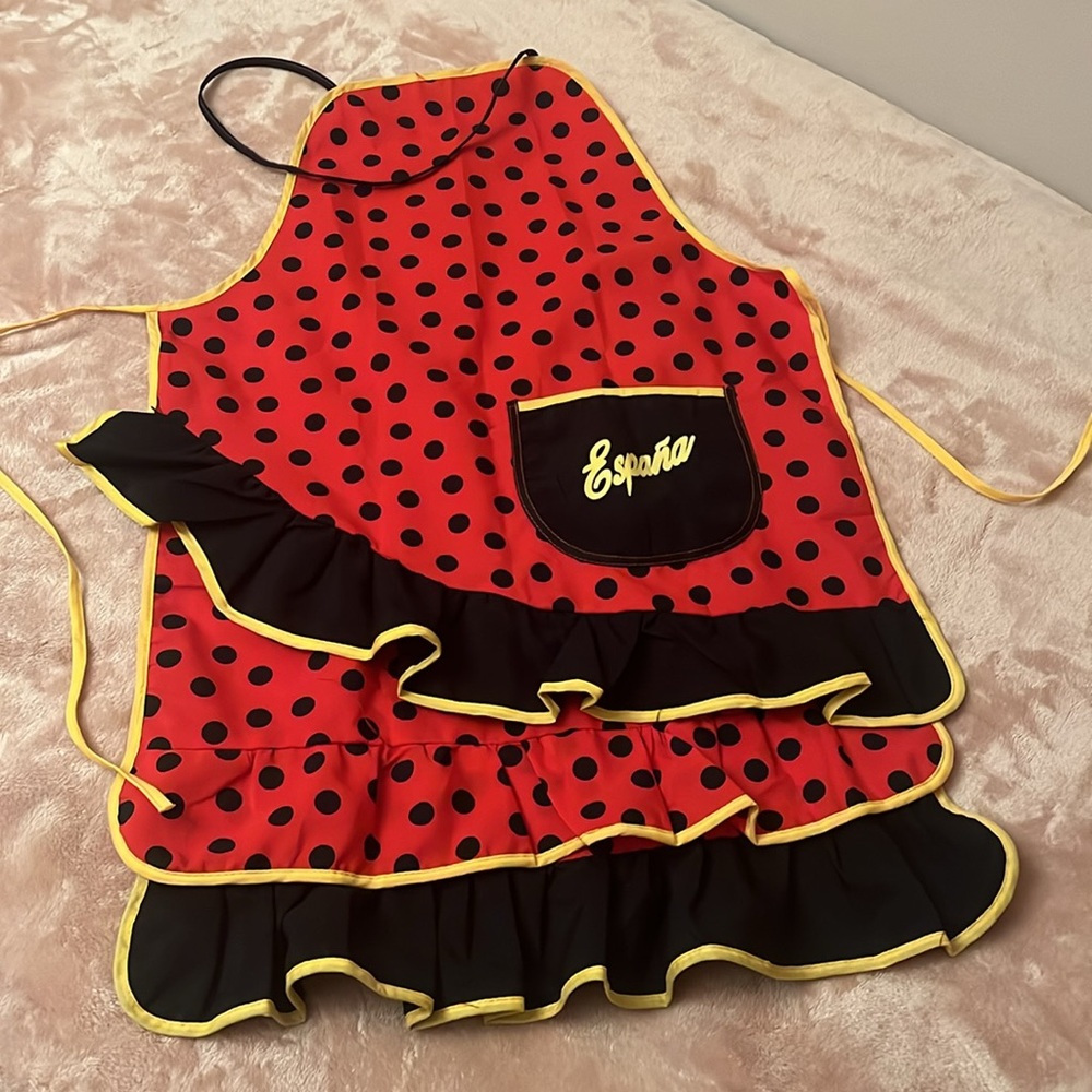 Cool and Easy Washable Light Fabric Apron